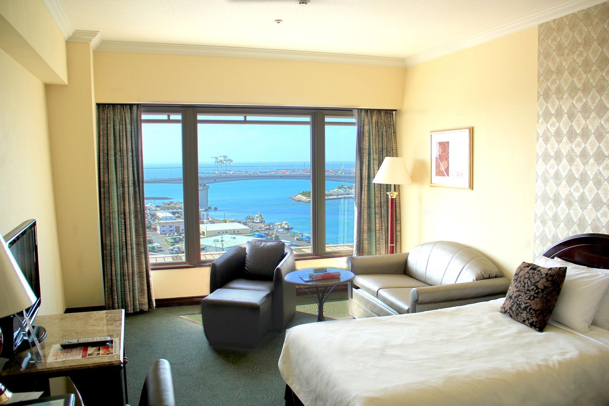 Okinawa Kariyushi Urban Resort Naha Exterior foto